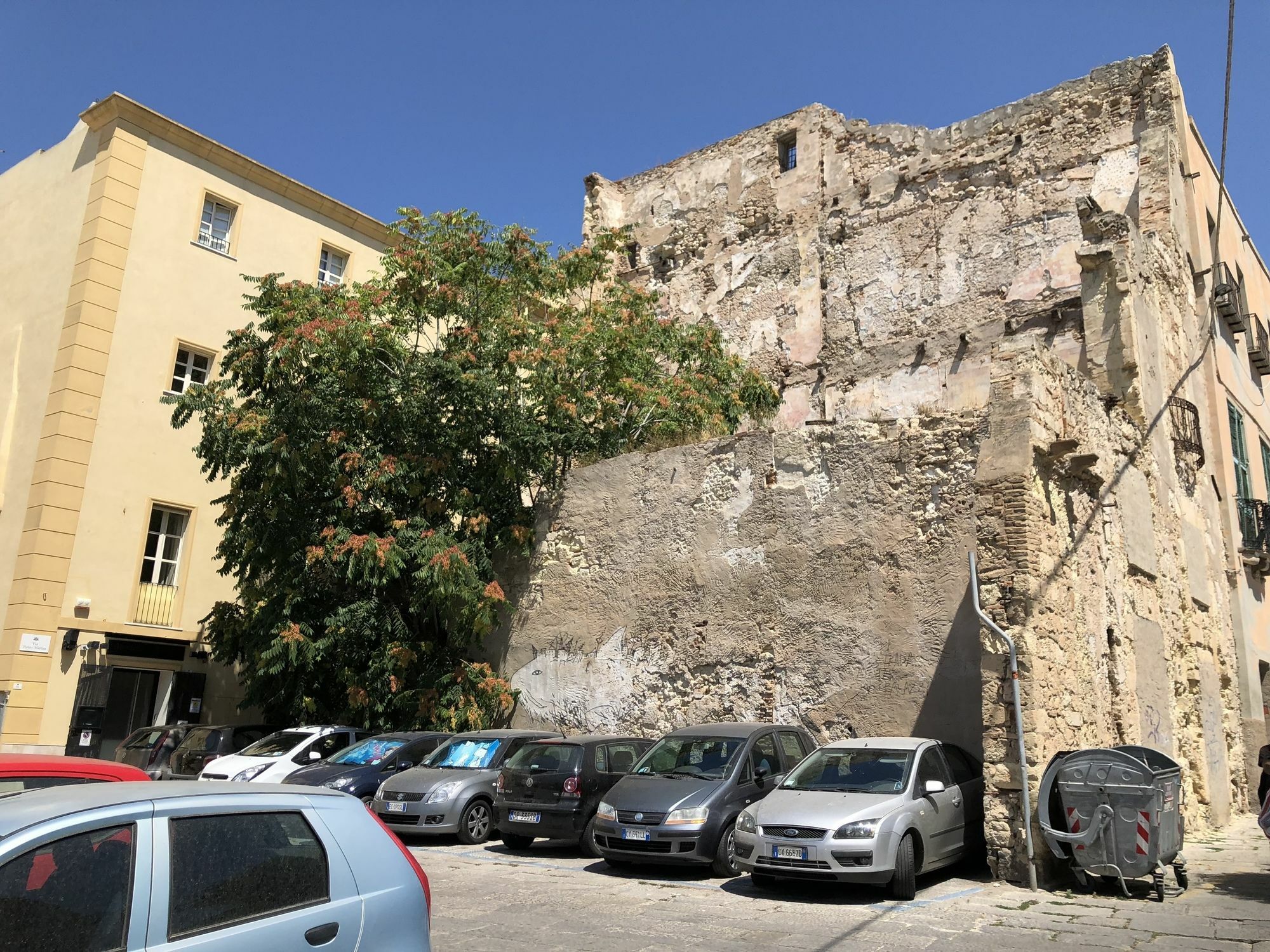 קליארי Martini Rooms Castello מראה חיצוני תמונה